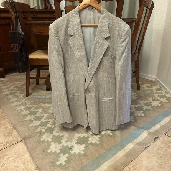 Sergio Valente Other - Vintage Sergio Valente “For the Gentleman” Beige Sport Coat in a 46 gently worn